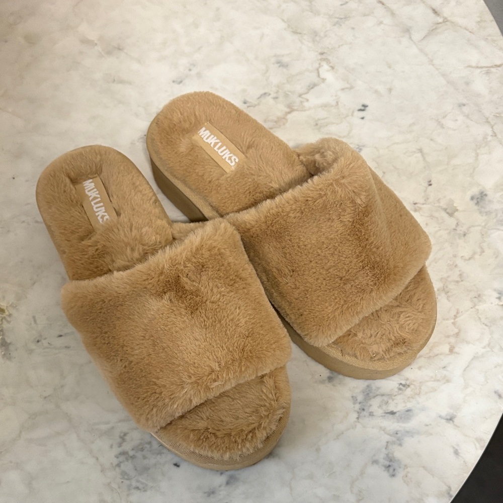 Muk Luks Women's Cozy Tan Slippers